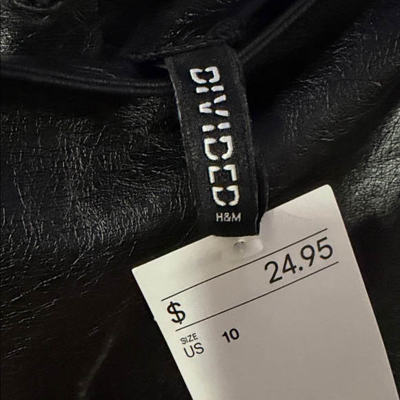 H&M Black Faux Leather Mini Skirt with Side Buckle Details - Picture 2 of 5